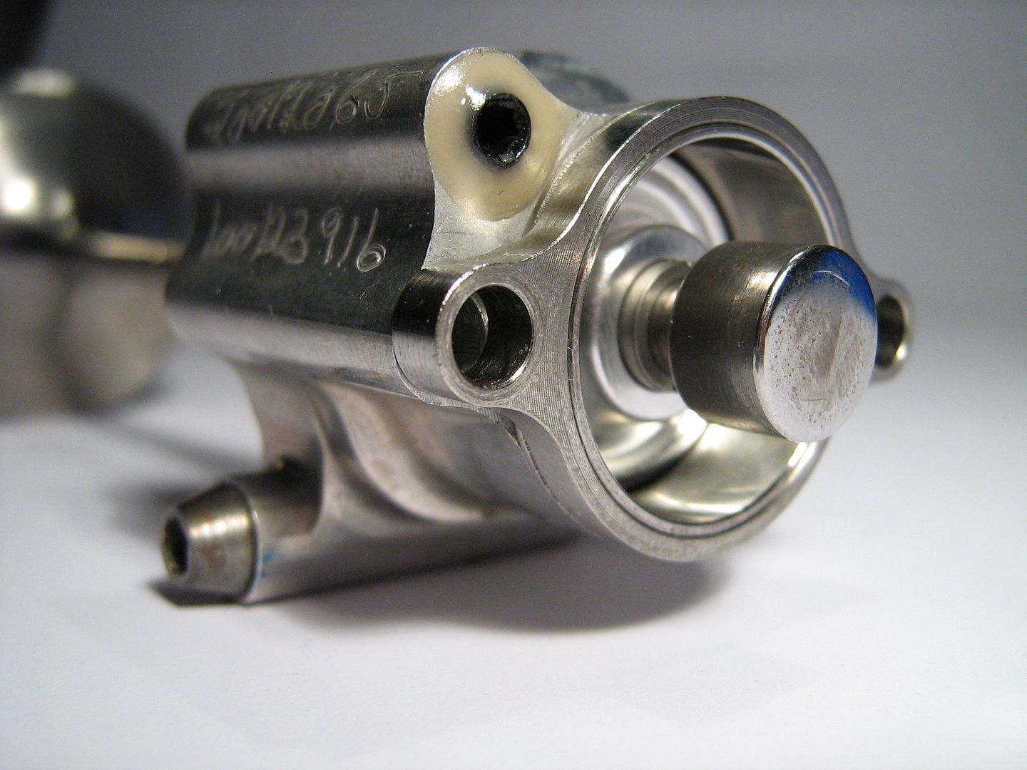 F1 Pneumatic Valve Spring, a closer look